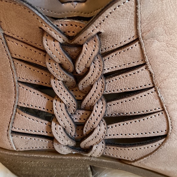 Vince Camuto boots/booties, size 8 - Picture 2 of 7